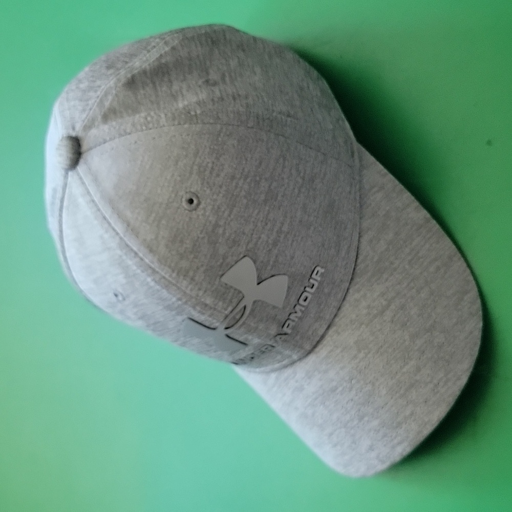 Under Armour Gray Baseball Cap Hat  Y/SM Y/MD